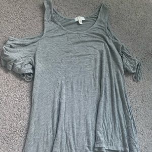Cold shoulder grey shirt